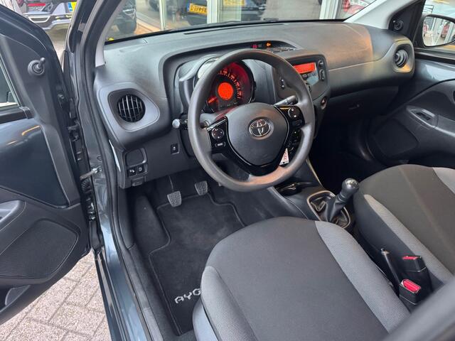 Toyota AYGO 1.0 VVT-i x-fun