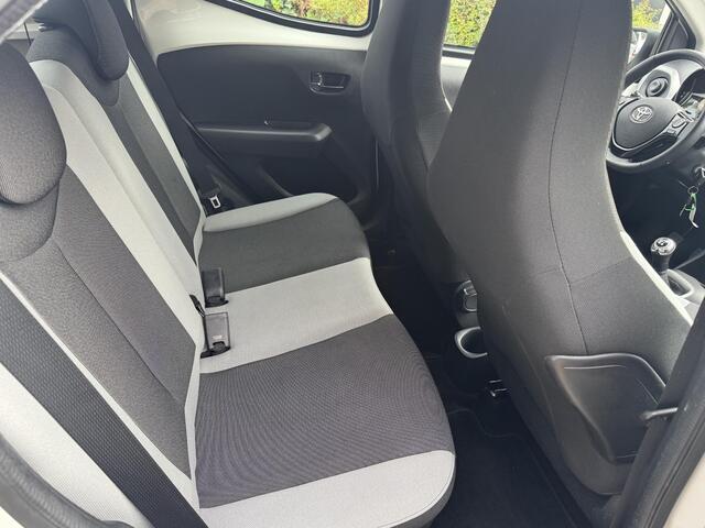 Toyota AYGO 1.0 VVT-i x-play | Cruise | Airco | Start/Stop