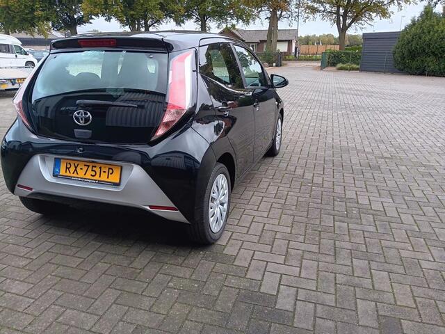 Toyota AYGO 1.0 VVT-I X 69pk Fun Airco Cruise Navi Apple Carplay