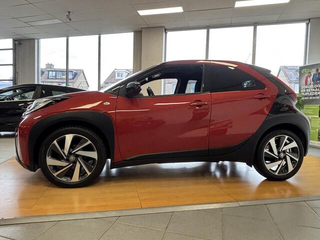 Toyota AYGO X 1.0 VVT-i S-CVT Envy *JBL audio * Half Leer * Two Tone