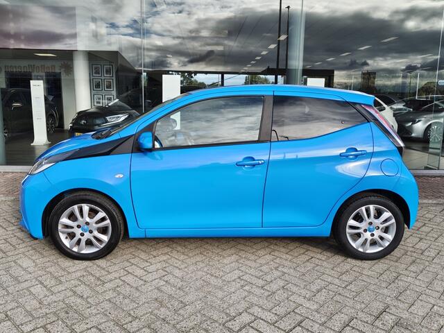 Toyota AYGO 1.0 VVT-i x-joy | DAB | Navi | Achteruitrijcamera | Lichtmetaal