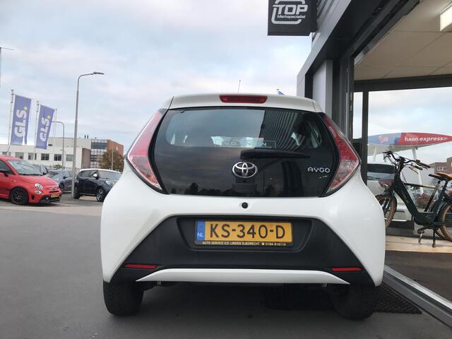 Toyota AYGO 1.0 VVT-i x-now
