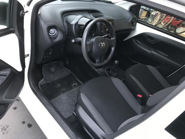 Toyota AYGO 1.0 VVT-i x-now