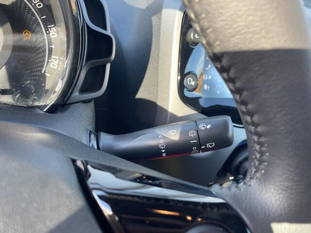 Toyota AYGO 1.0 VVT-i x-play , 35.000 km | Apple/Android Navigatie | Org NL en 1e Eigenaar |