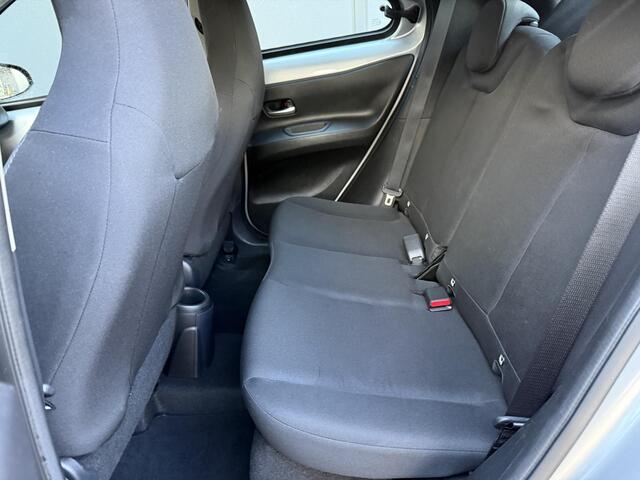 Toyota AYGO X 1.0 VVT-i MT Play / Dealer Onderhouden / Achteruitrij Camera / Cruise / Airco / DAB /