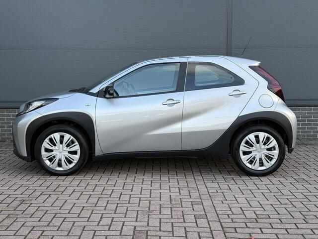 Toyota AYGO X 1.0 VVT-i MT Play / Dealer Onderhouden / Achteruitrij Camera / Cruise / Airco / DAB /