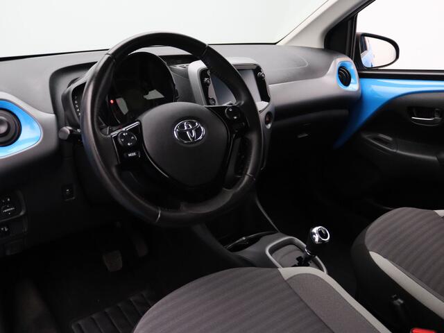 Toyota AYGO 70pk VVT-i x-play Semi Automaat Airco | Camera | Carplay