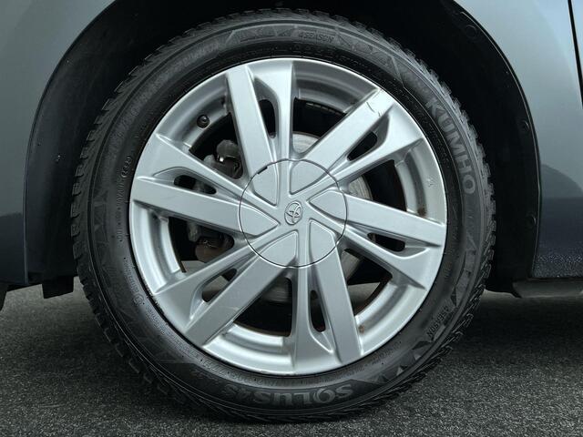 Toyota AYGO 1.0 VVT-i x-play | 4 Seizoenenbanden | P. Camera | Climate Control
