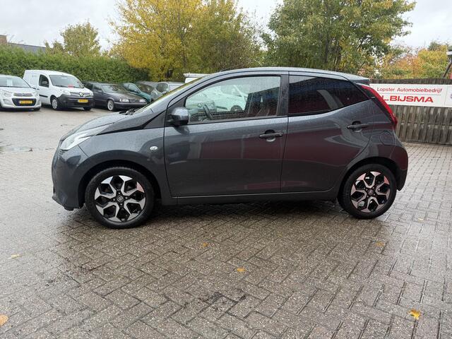 Toyota AYGO 1.0 VVTi 73 PK | X-Joy | 5-drs | | Navigatie | Climate control | Achteruitrijcamera | Lichtmetalen velgen |