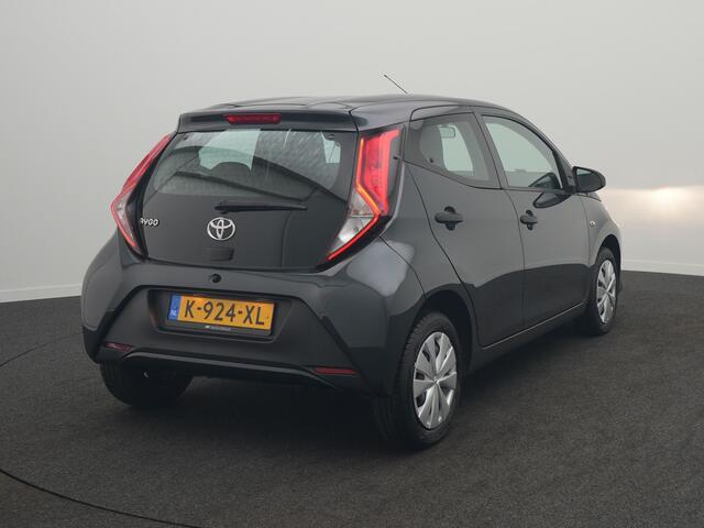 Toyota AYGO 1.0 VVT-i X-Fun - RIJKLAARPRIJS - All seasonbanden - Airco - Bluetooth