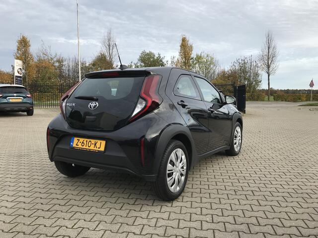 Toyota AYGO X 1.0 VVT-i MT Play