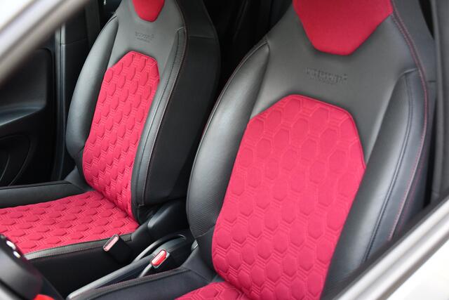 Toyota AYGO X 1.0 VVT-i S-CVT Undercover Jun Takahashi Limited Automaat 72pk | Zéér Uniek | Cloud Navigatie | LED-koplampen |