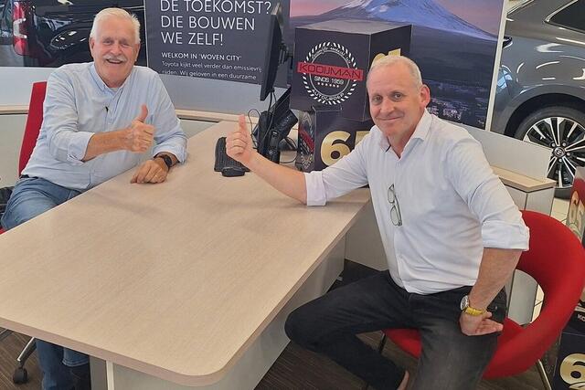 Toyota AYGO X 1.0 VVT-i MT Play Apple Carplay | Metallic lak | Achteruitrijcamera