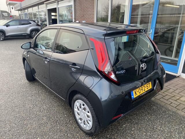 Toyota AYGO 1.0 VVT-i x-play