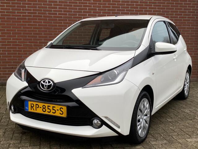 Toyota AYGO 1.0 VVT-I X-PLAY AUTOMAAT CAMERA AIRCO BLUETOOTH