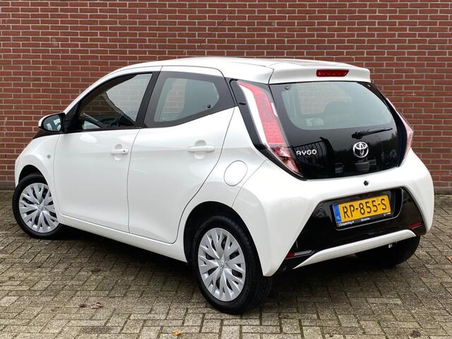 Toyota AYGO 1.0 VVT-I X-PLAY AUTOMAAT CAMERA AIRCO BLUETOOTH