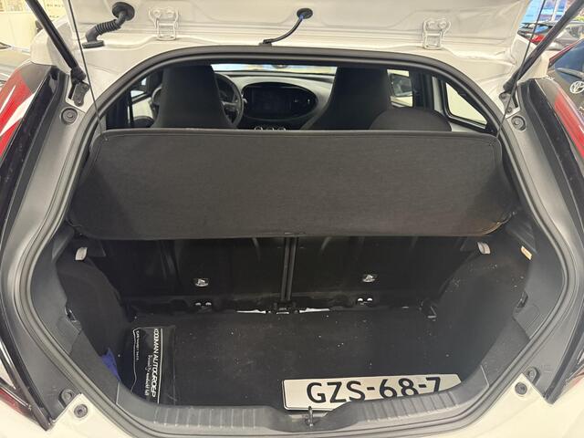 Toyota AYGO X 1.0 VVT-i MT Play + Trekhaak, NL Auto, zeer netjes 1e eigenaar en BTW auto