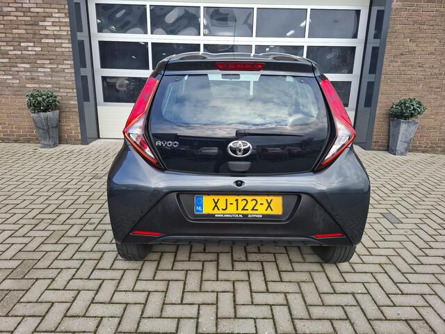 Toyota AYGO 1.0 VVT-i x-fun
