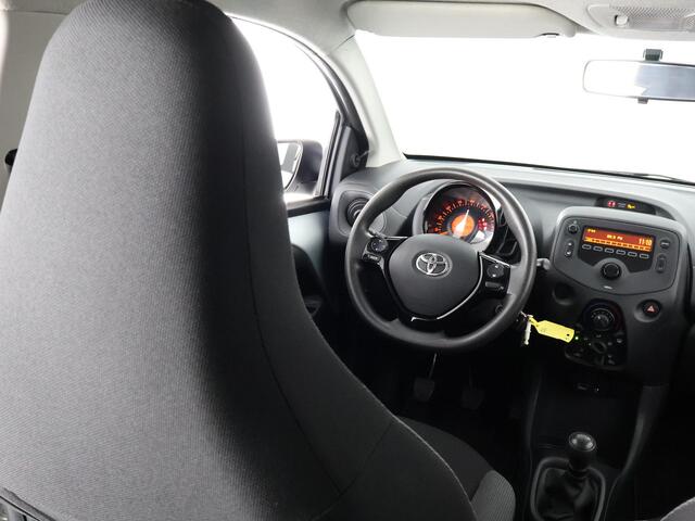 Toyota AYGO 1.0 VVT-i X SILVERLINE FUN CARPLAY NAVI AIRCO.5 DRS .GARANTIE TOT 2031 !