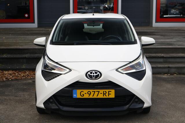Toyota AYGO 1.0 VVT-i x-play | Automaat | Apple Carplay | Lage KM stand | Dealeronderhouden |