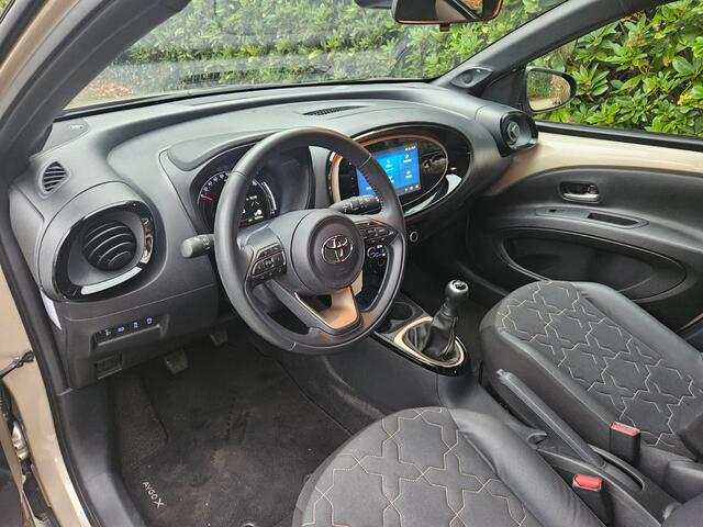 Toyota AYGO X 1.0 VVT-i MT Envy Navi/Clima/NLAuto