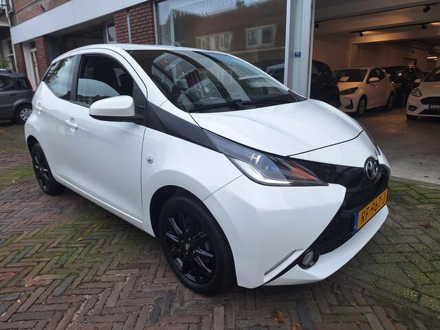 Toyota AYGO 1.0 VVT-i X-Play 5Drs /Camera/Navi/Led/Airco/Garantie