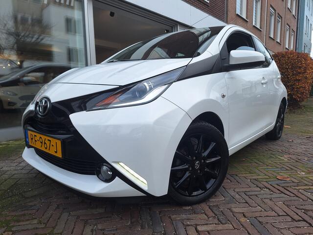 Toyota AYGO 1.0 VVT-i X-Play 5Drs /Camera/Navi/Led/Airco/Garantie