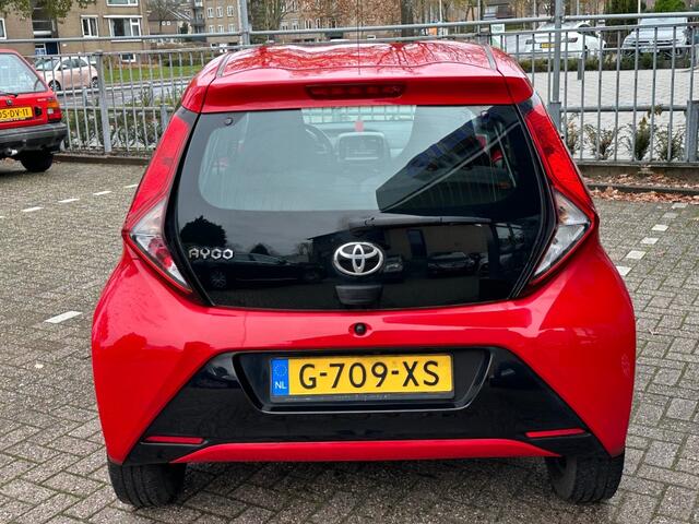 Toyota AYGO 1.0 VVT-I X-PLAY Limited Camera Airco