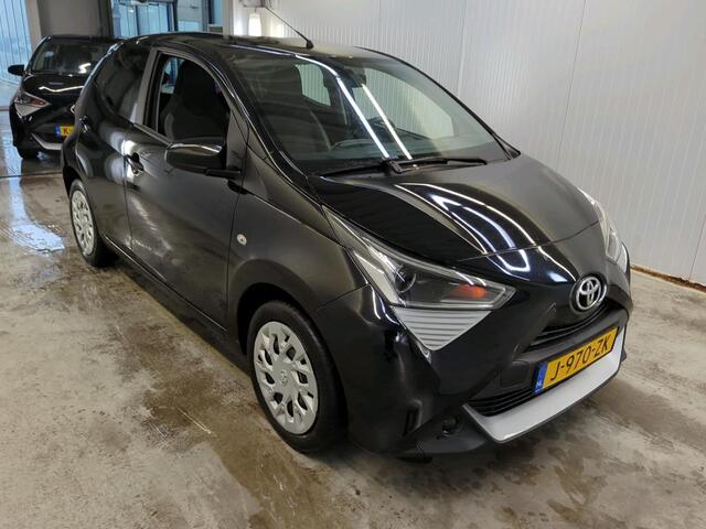 Toyota AYGO 1.0 VVT-i X-Play 5-DRS Airco DAB+ Carplay Navi X-Play Pack Achteruitrij Camera