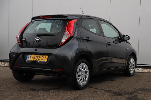 Toyota AYGO 1.0 VVT-i x-play Automaat Carplay Android/Navigatie Achteruitrijcamera Airco LED