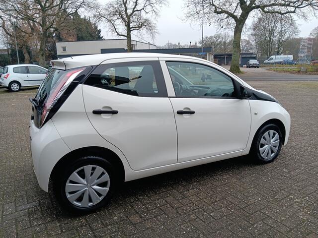 Toyota AYGO 1.0 VVT-i x-now|AIRCO|BLUETOOTH|5drs|All season|Top onderhouden