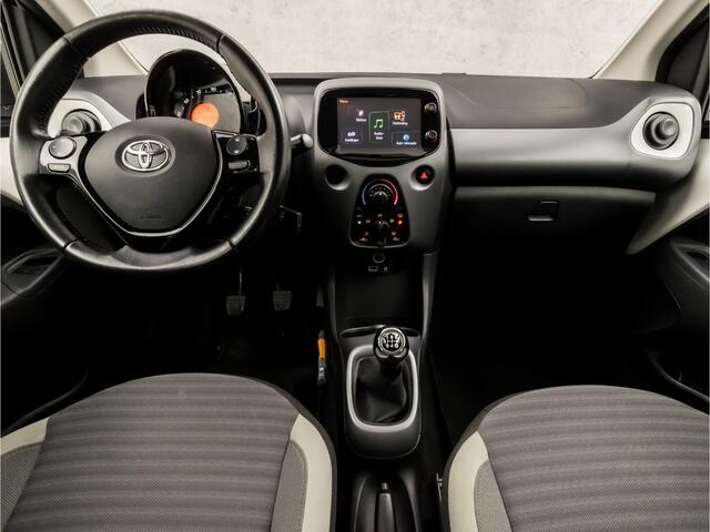 Toyota AYGO 1.0 VVT-i x-play (APPLE CARPLAY, CRUISE, SPORTSTOELEN, BLUETOOTH, START/STOP, NIEUWE APK, NIEUWSTAAT)