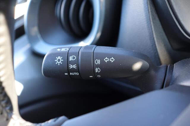 Toyota AYGO X 1.0 VVT-i MT Pulse Limited, Stoelverwarming, Lm velgen, Apple Carplay / Android Auto, Parkeercamera, Privacy Glass!