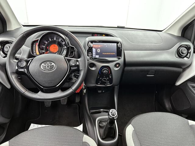 Toyota AYGO 1.0 VVT-i x-play cabrio | NL auto | Panoramisch vouwdak |