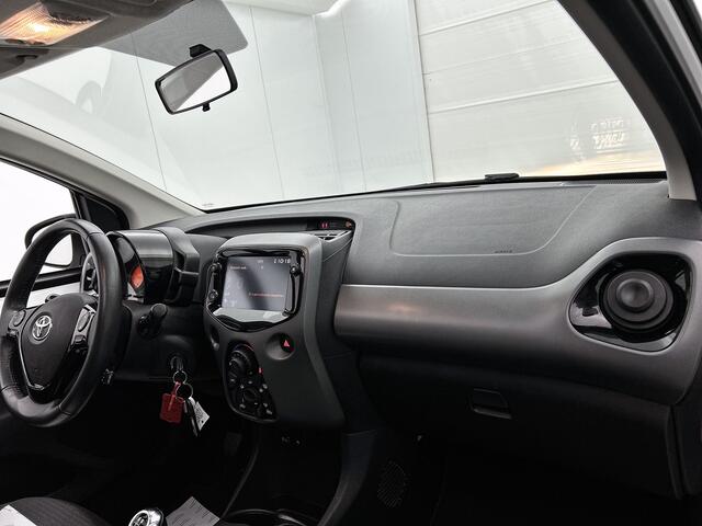 Toyota AYGO 1.0 VVT-i x-play cabrio | NL auto | Panoramisch vouwdak |