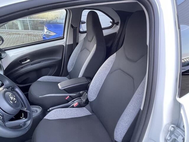 Toyota AYGO X 1.0 VVT-i S-CVT first Special