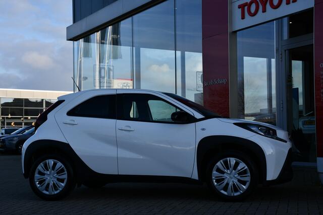 Toyota AYGO X 1.0 VVT-i MT Play 72pk | Nieuw | Airco | Cruise Control adaptief | Apple Carplay/Android Auto |