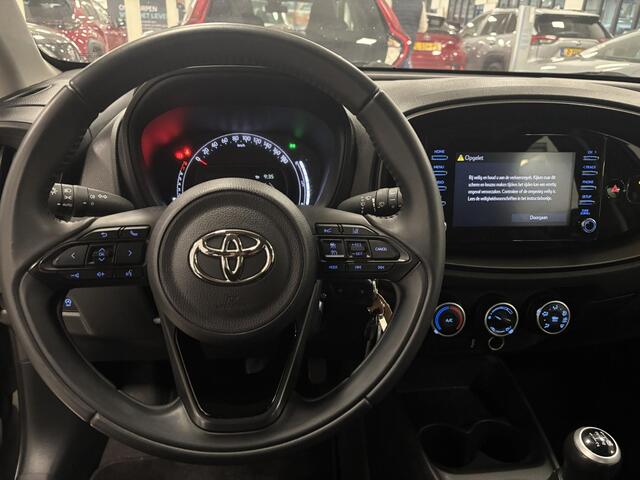 Toyota AYGO X 1.0 VVT-i MT Play SLECHTS 32.705KM, APPLE CARPLAY/ANDROID AUTO, TOT 2034 GARANTIE!