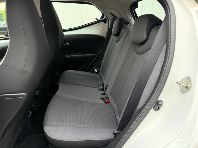 Toyota AYGO 1.0 VVT-i x-play Navi/ Camera / Carplay