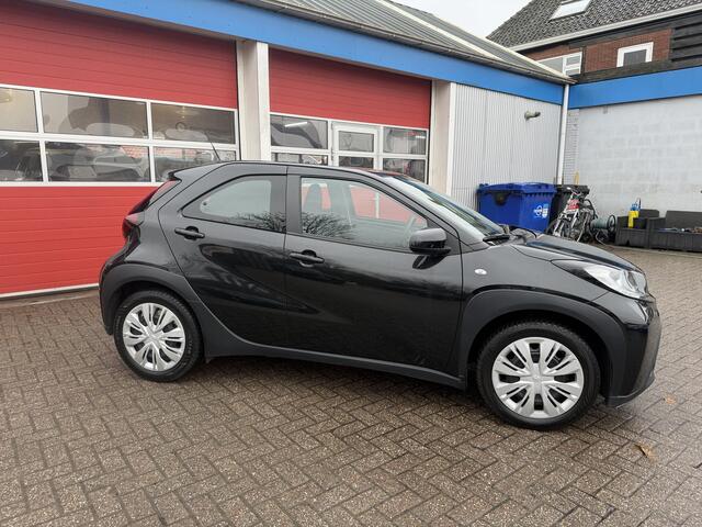 Toyota AYGO X 1.0 VVT-i 73 PK | MT Play | Airco | Cruise control | Multimedia systeem | 51.297 km |