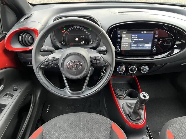 Toyota AYGO X 1.0 VVT-i MT First Edition | Airco | Camera | Stoelverwarming | Privacy glass