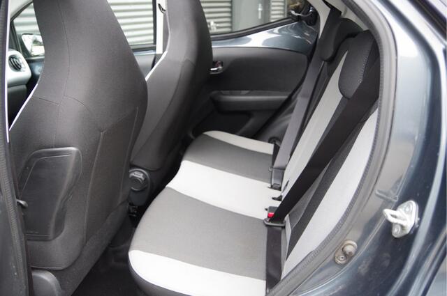 Toyota AYGO 1.0 VVT-i x-clusiv CABRIOLET, NIEUWE KOPPELING, CLIMA, NAVI, NL AUTO, NAP