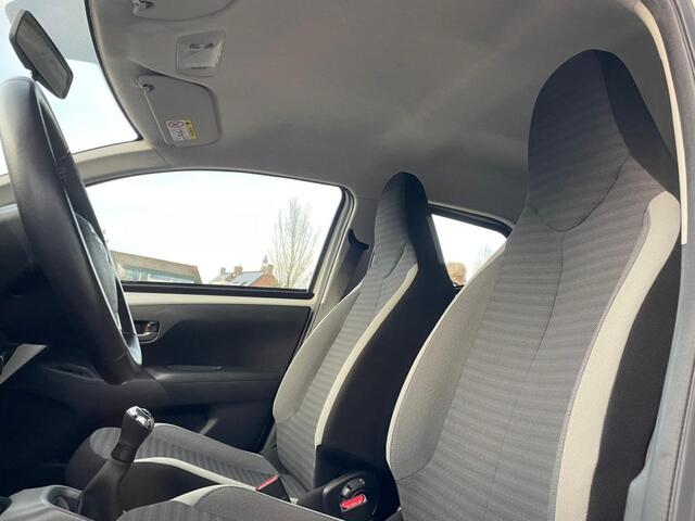 Toyota AYGO 1.0 VVT-I X-PLAY, Carplay, Camera, Isofix, Dealer onderhouden