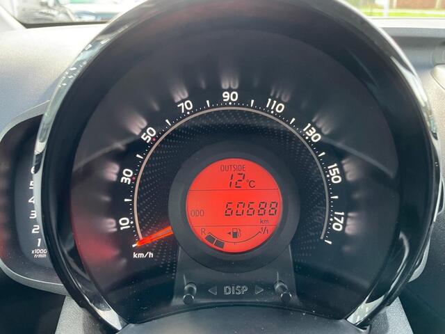 Toyota AYGO 1.0 VVT-I X-PLAY, Carplay, Camera, Isofix, Dealer onderhouden