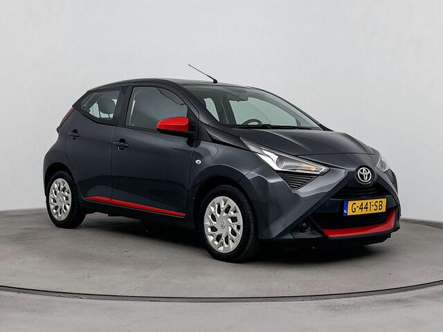 Toyota AYGO 1.0 VVT-i x-play | Achteruitrij camera | Cruise Control | Airco | Apple Carplay/Android Auto | Bleutooth |