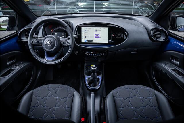 Toyota AYGO X 1.0 VVT-i MT Bi-Color ** Navigatie ** 17inch **