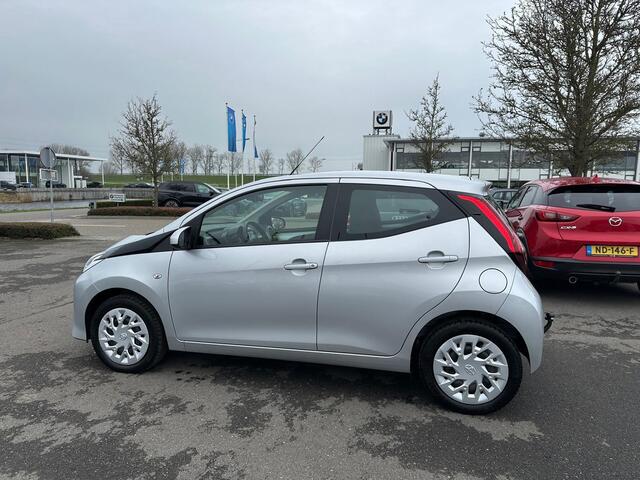 Toyota AYGO 1.0 VVT-i x-play | Trekhaak | Camera | CarPlay | Airco