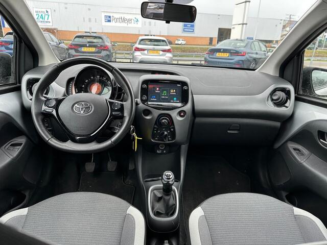 Toyota AYGO 1.0 VVT-i x-play | Trekhaak | Camera | CarPlay | Airco