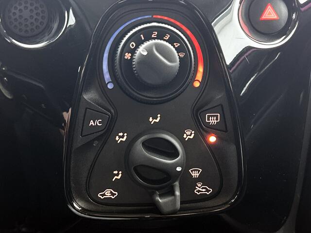 Toyota AYGO 1.0 VVT-i x-cite Automaat | 1e Eigenaar | NIEUW GELEVERD & ONDERHOUDEN | Apple Carplay / Android Auto |