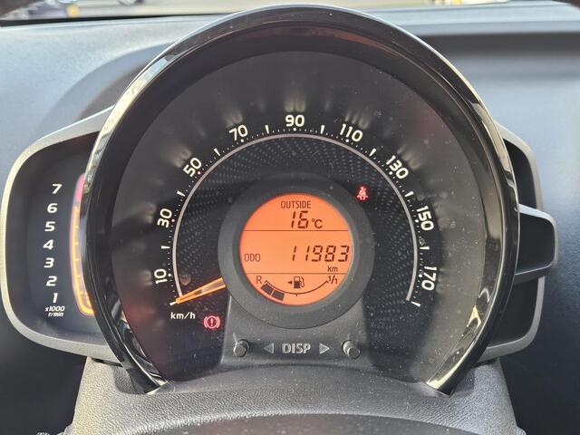 Toyota AYGO 1.0 VVT-i x-cite Carplay Camera Cruise LM15